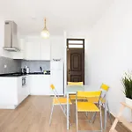 Home2book Sunlit Apt, Pool & Terrace, Americas ארונה