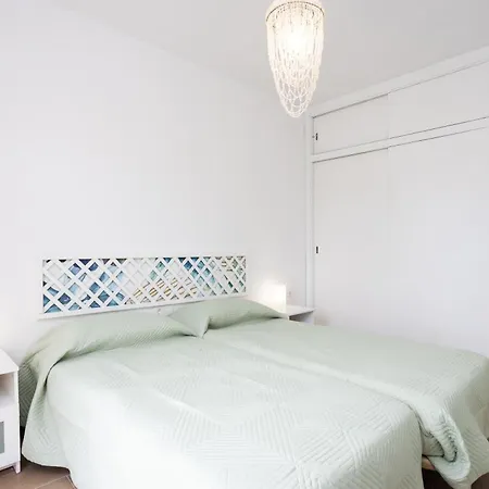 Home2book Sunlit Apt, Pool & Terrace, Americas Daire